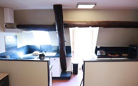 Sejour Tout Confort En Plein Coeur De Nevers, Studios Galet-Carbone Ou Terra Cotta